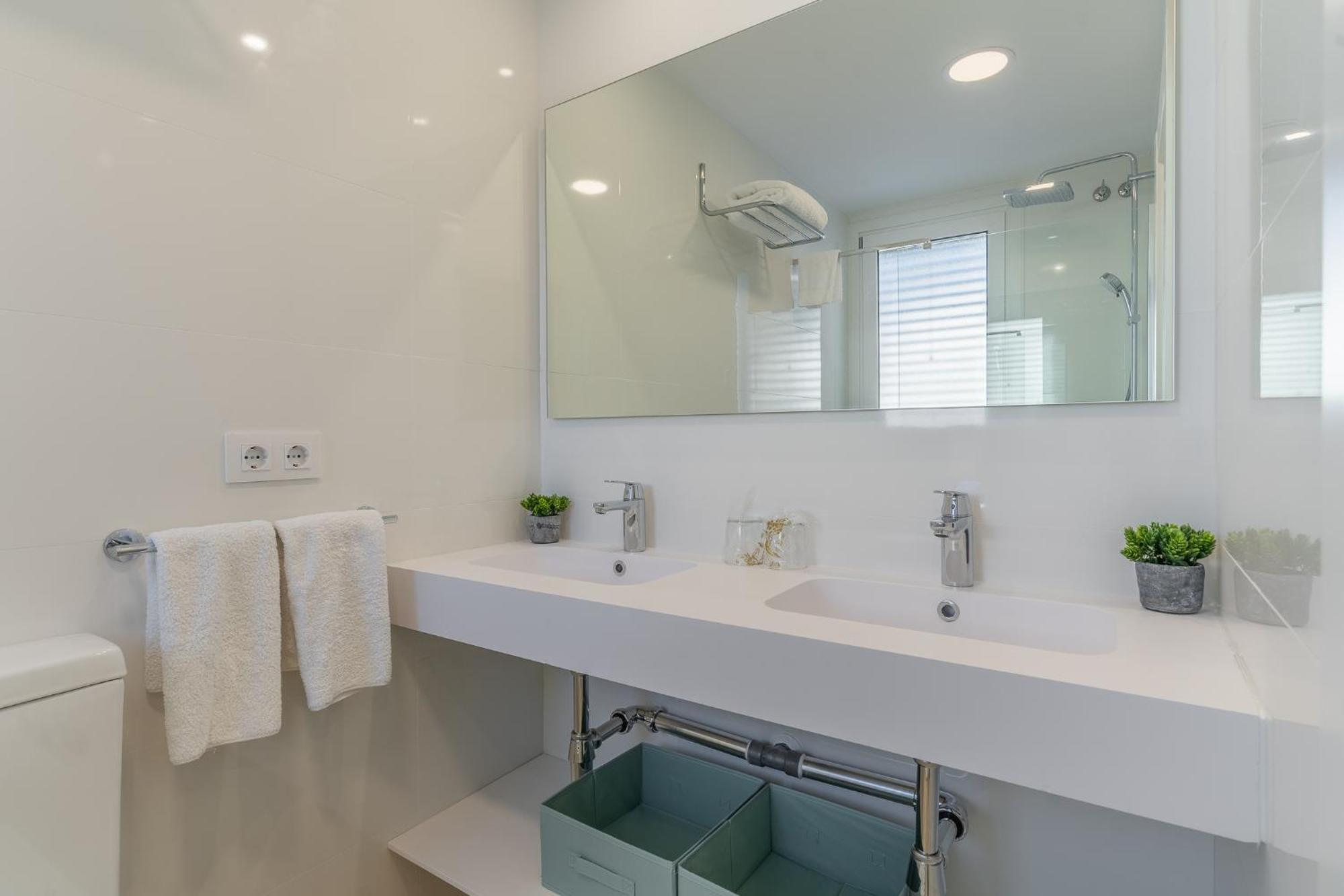 Apartment Elegante Con Vistas Al Mar. 6 Pax